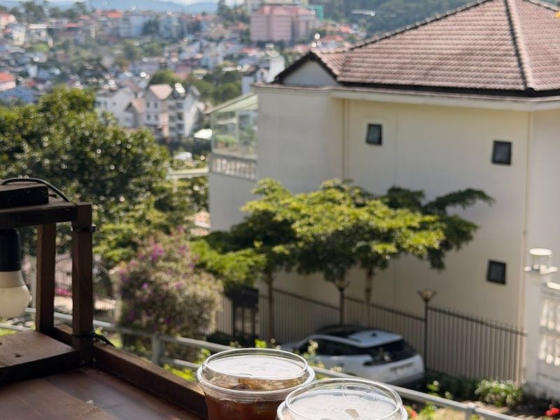 Dốc Mơ café