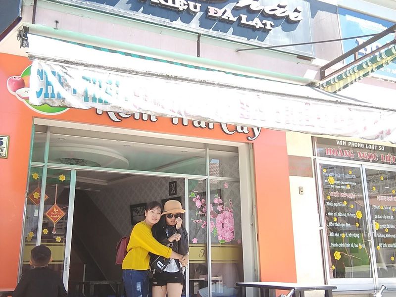 Quán chè Thái Bà Triệu
