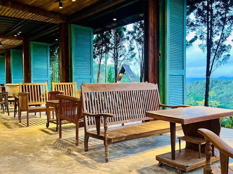 Tiệm cà phê Dốc Thị