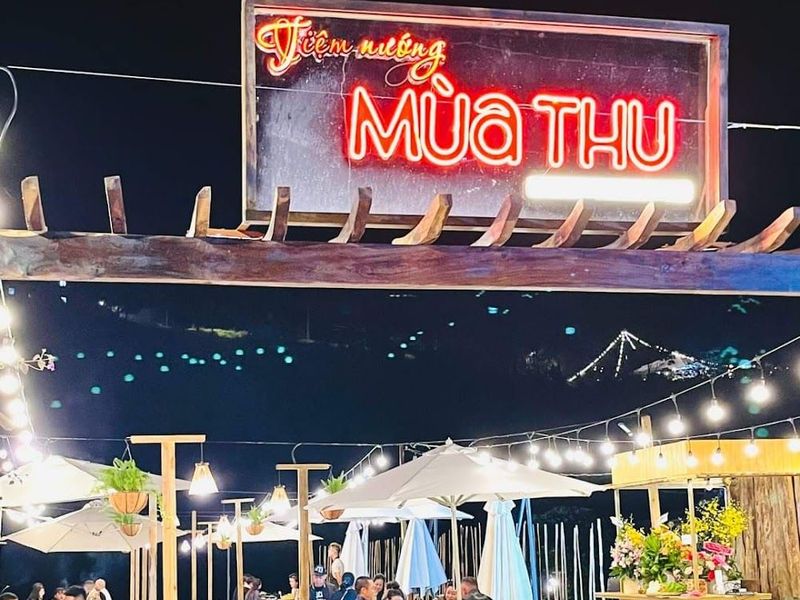 Tiệm nướng Mùa Thu