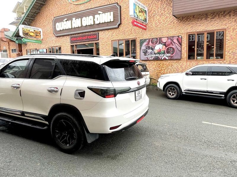 Xe dịch vụ Đà lạt đưa đón sân bay,xe limousine liên tỉnh